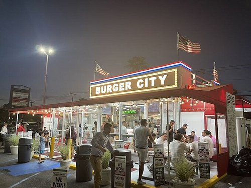 National Chain vs. Local Favorite? Shake Shack Drive-Thru Planned Next to East Meadow’s Burger City