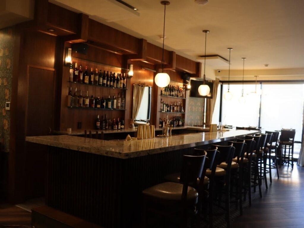 Long Island’s new bar scene: martinis, a secret lounge and self-pour taps